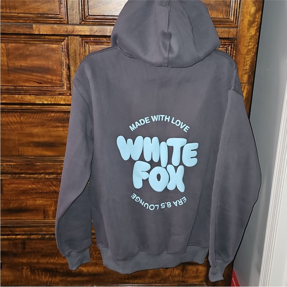 White Fox Nwts Women’s Hoodie Sz XXS/XS VOLCANIC Puffy Letters